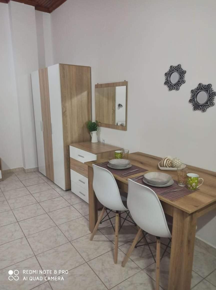 Amadeus Hawaii Apartments & Studios Sidárion Habitación foto