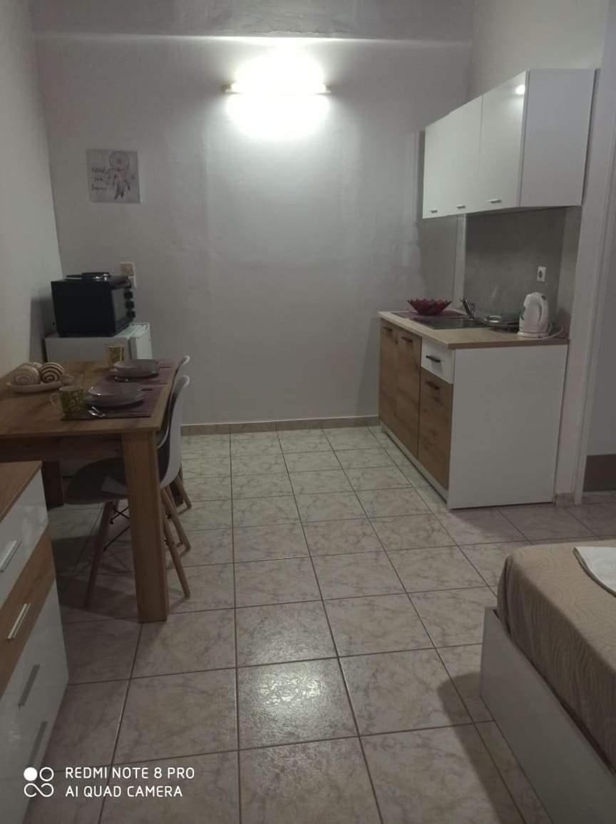 Amadeus Hawaii Apartments & Studios Sidárion Habitación foto